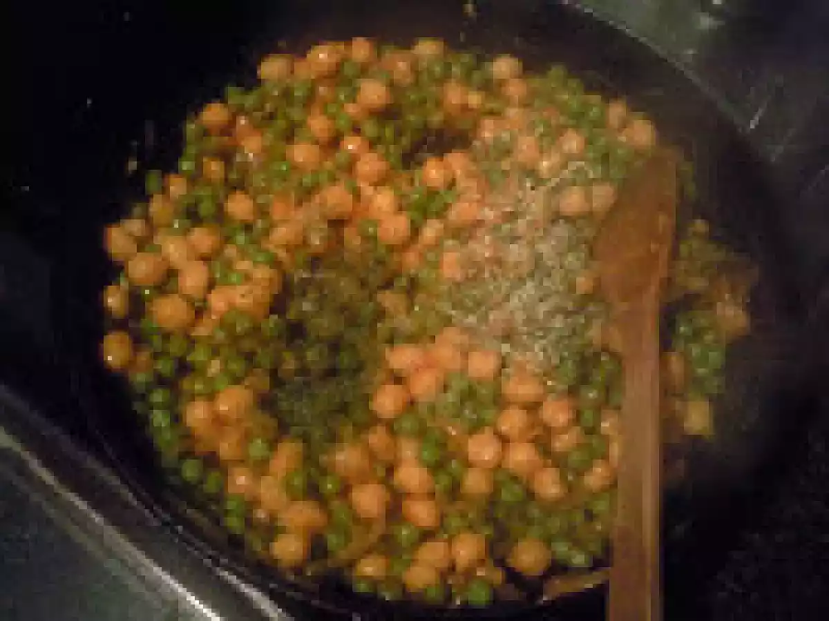 MANCARE DE NAUT SI MAZARE / GUISO DE GARBANZO Y GUISANTES - poza 4