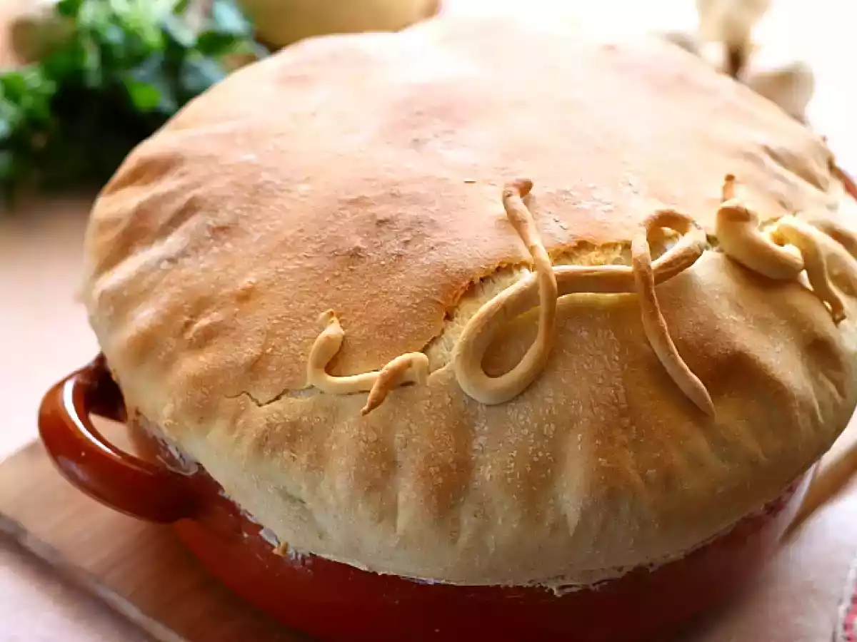 Mancare de pui sub capac de paine - poza 2