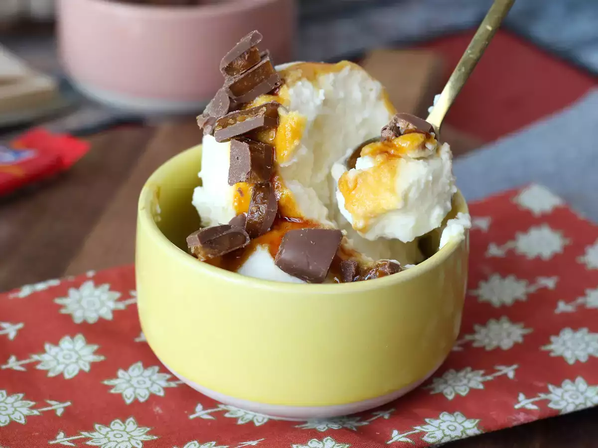 McFlurry de casă cu caramel și ciocolată neagră, preparat cu Ninja Creami - poza 2
