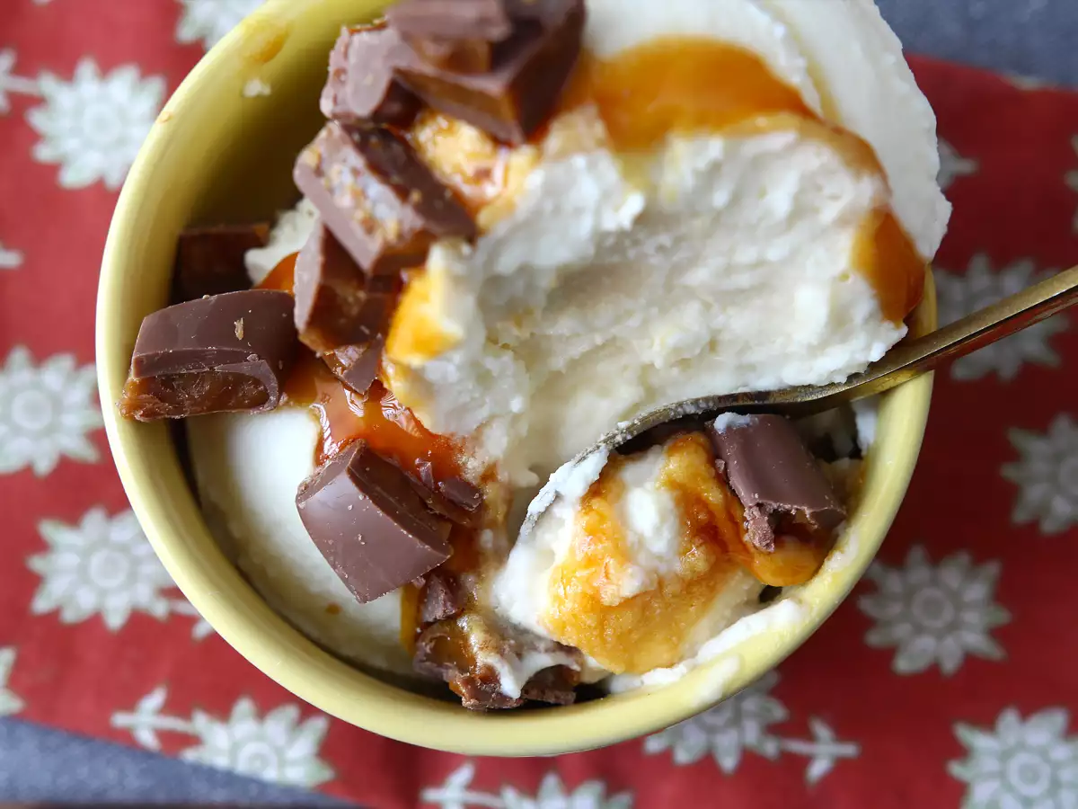 McFlurry de casă cu caramel și ciocolată neagră, preparat cu Ninja Creami - poza 6