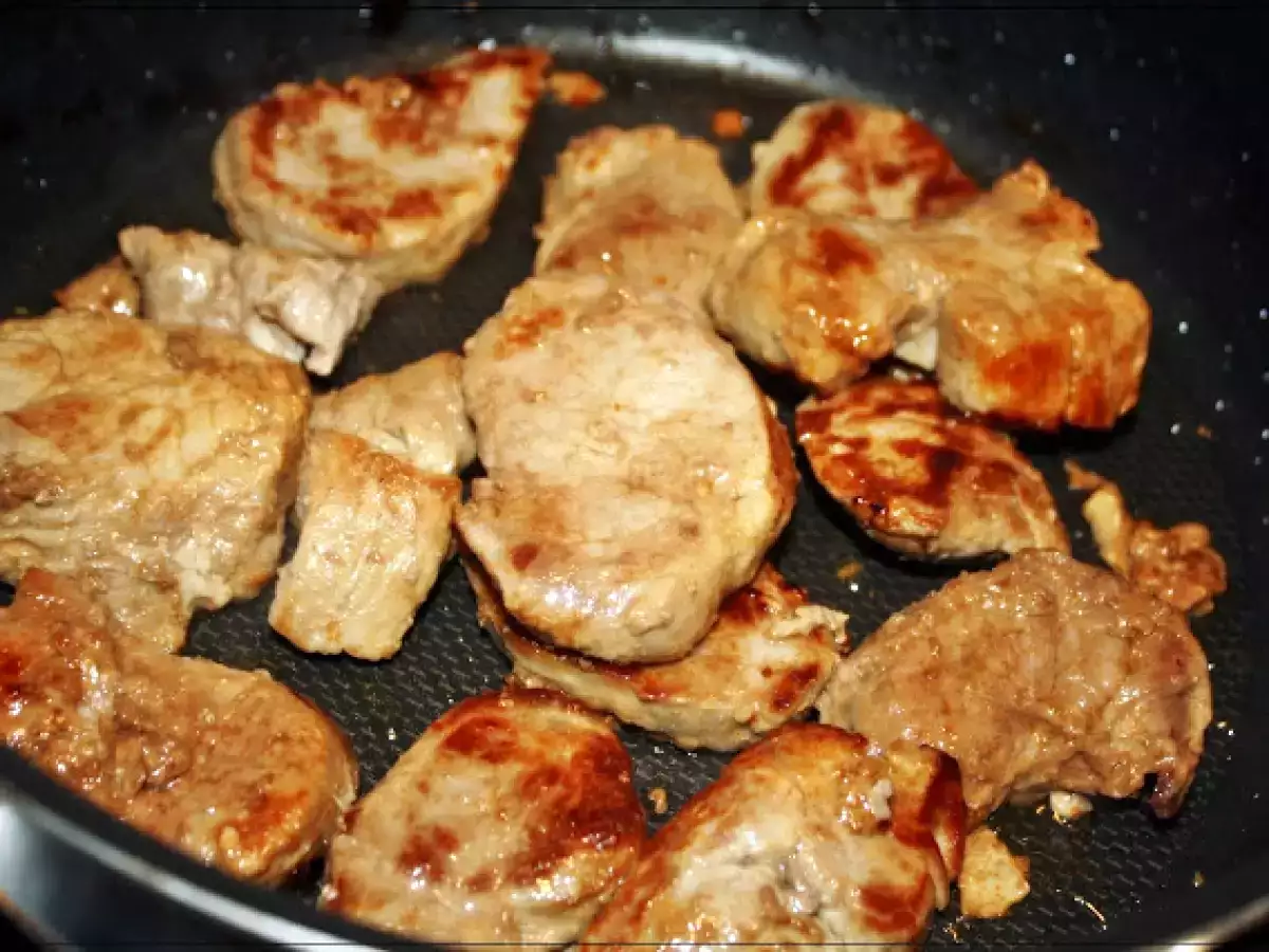 Medalioane de porc cu sos de smantana & mustar - poza 3