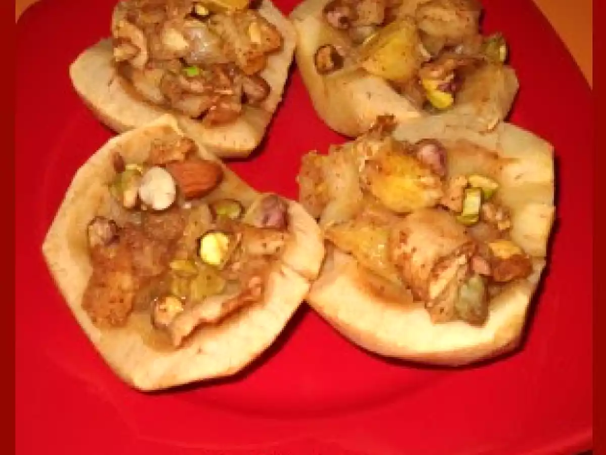 Mere umplute cu portocale, fistic si migdale