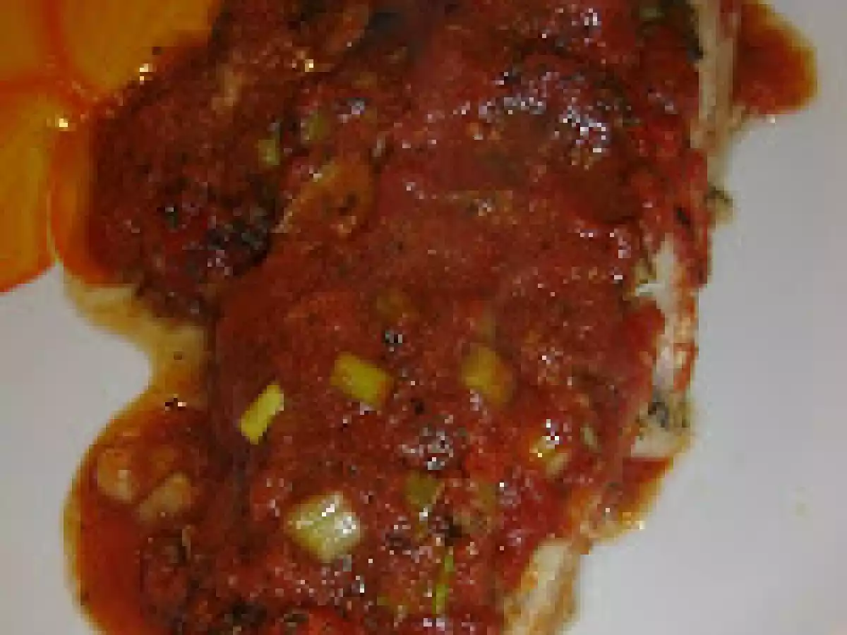 Merluciu in sos de rosii la cuptor