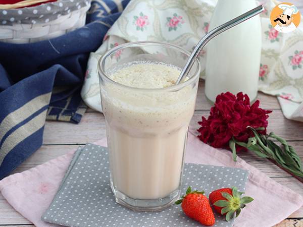 Milkshake cu capsune si vanilie