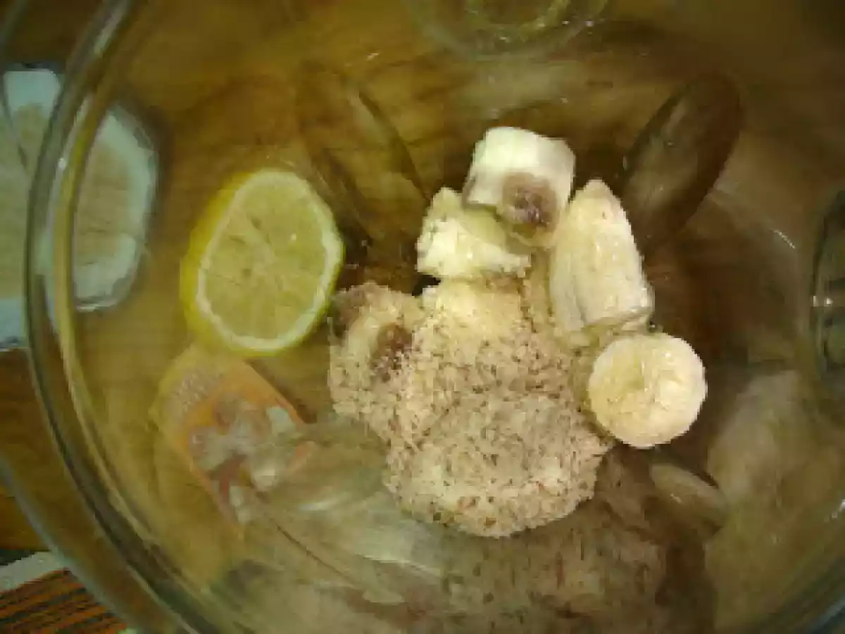 Milkshake de banane cu nuca si miere - poza 3