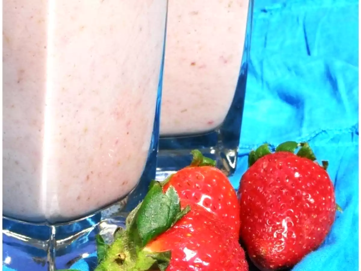 Milkshake de banane si capsuni - poza 2