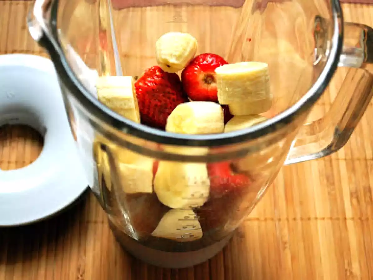 Milkshake de capsune si banane- racoritorrr :D - poza 5