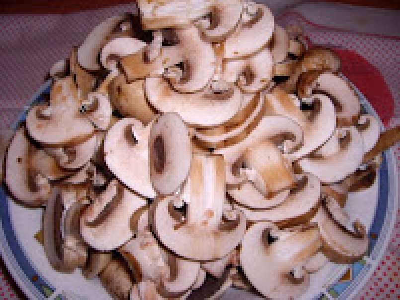 Mincarica cu carne de vita si ciuperci/Spezzatino di vitello coi funghi - poza 5