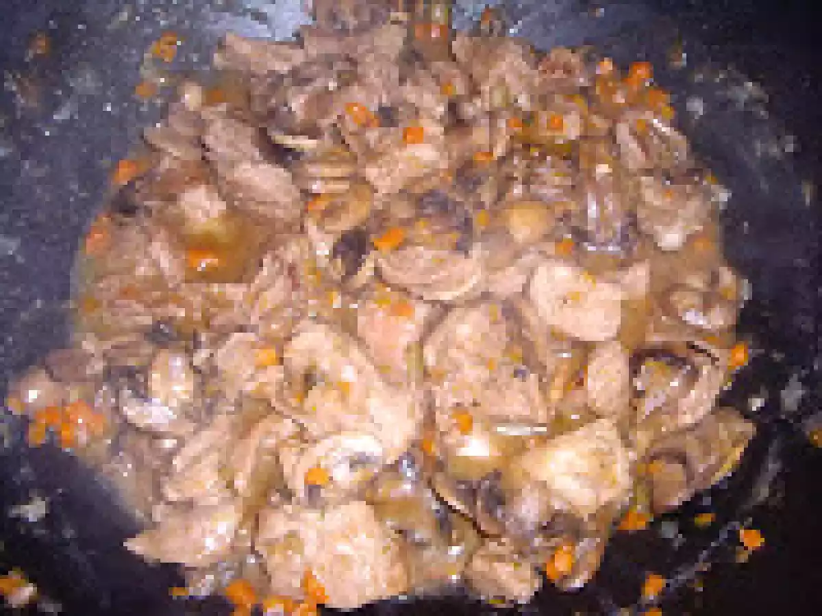 Mincarica cu carne de vita si ciuperci/Spezzatino di vitello coi funghi - poza 7