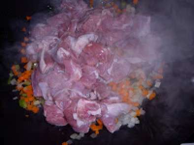 Mincarica cu carne de vita si ciuperci/Spezzatino di vitello coi funghi - poza 2