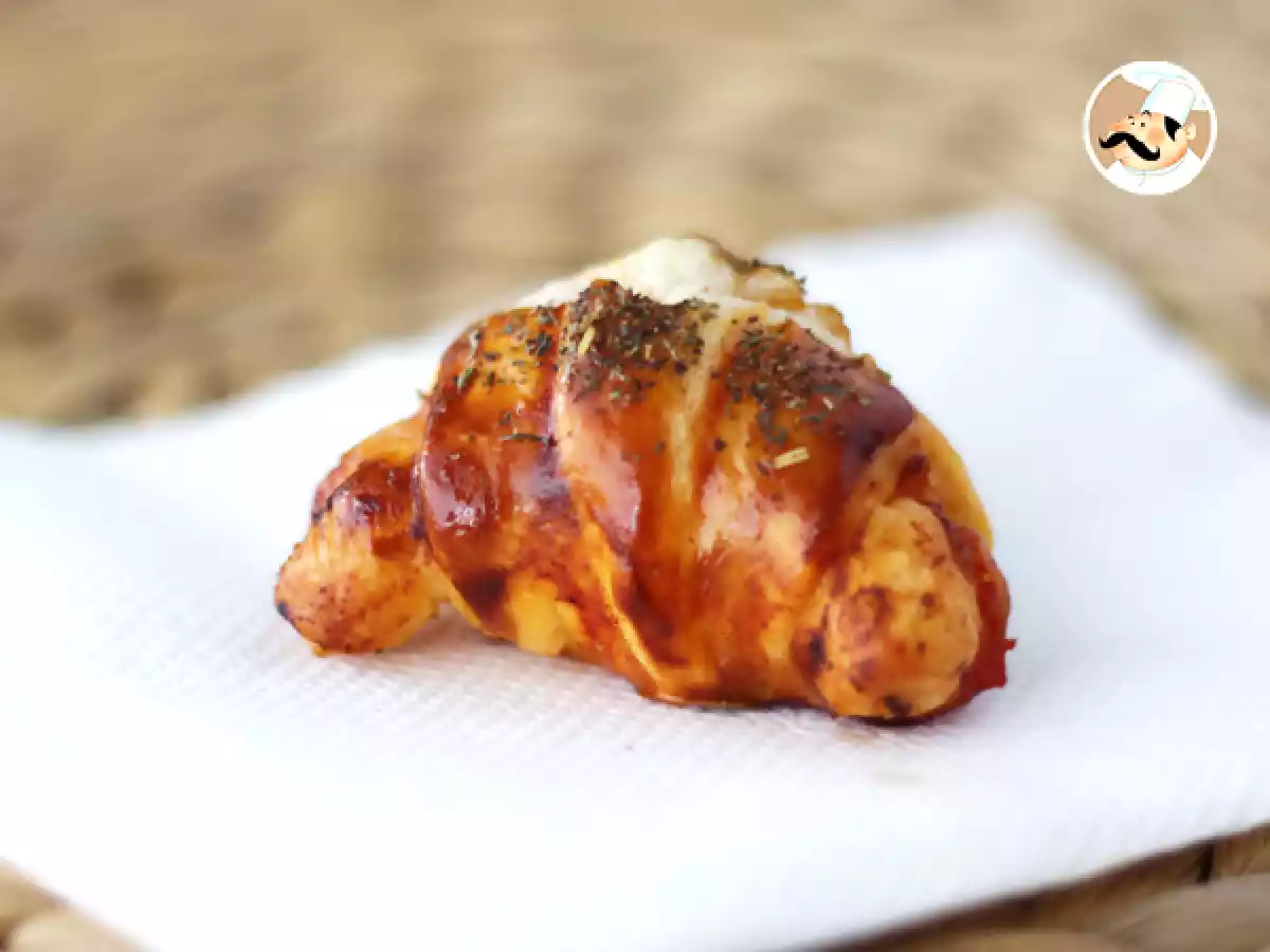 Mini croissante pizza cu sunca si cascaval - poza 3