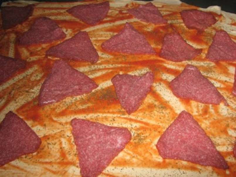 Mini pizza cu aluat de foietaj si mozzarella - poza 3