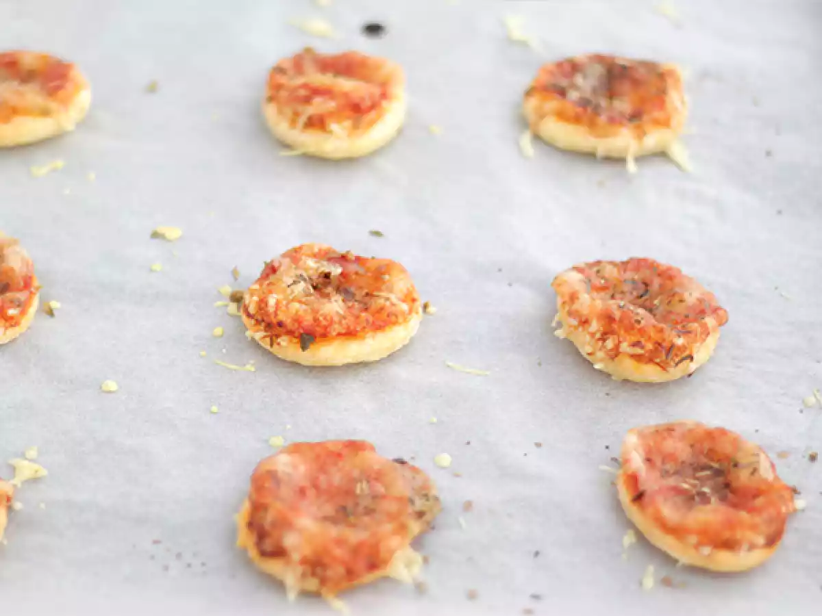 Mini pizza cu foietaj - poza 3