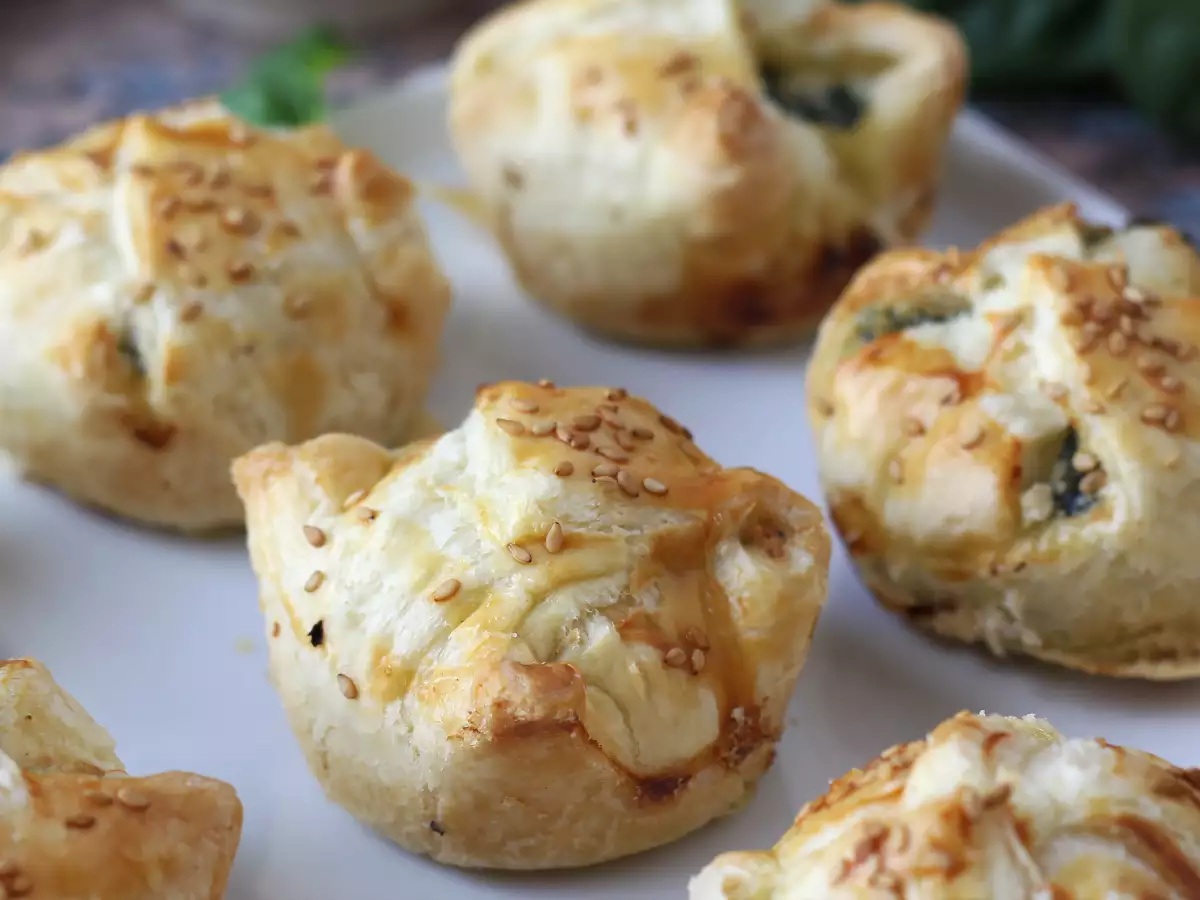 Mini plăcinte pufoase cu spanac și brânză de capră - poza 2