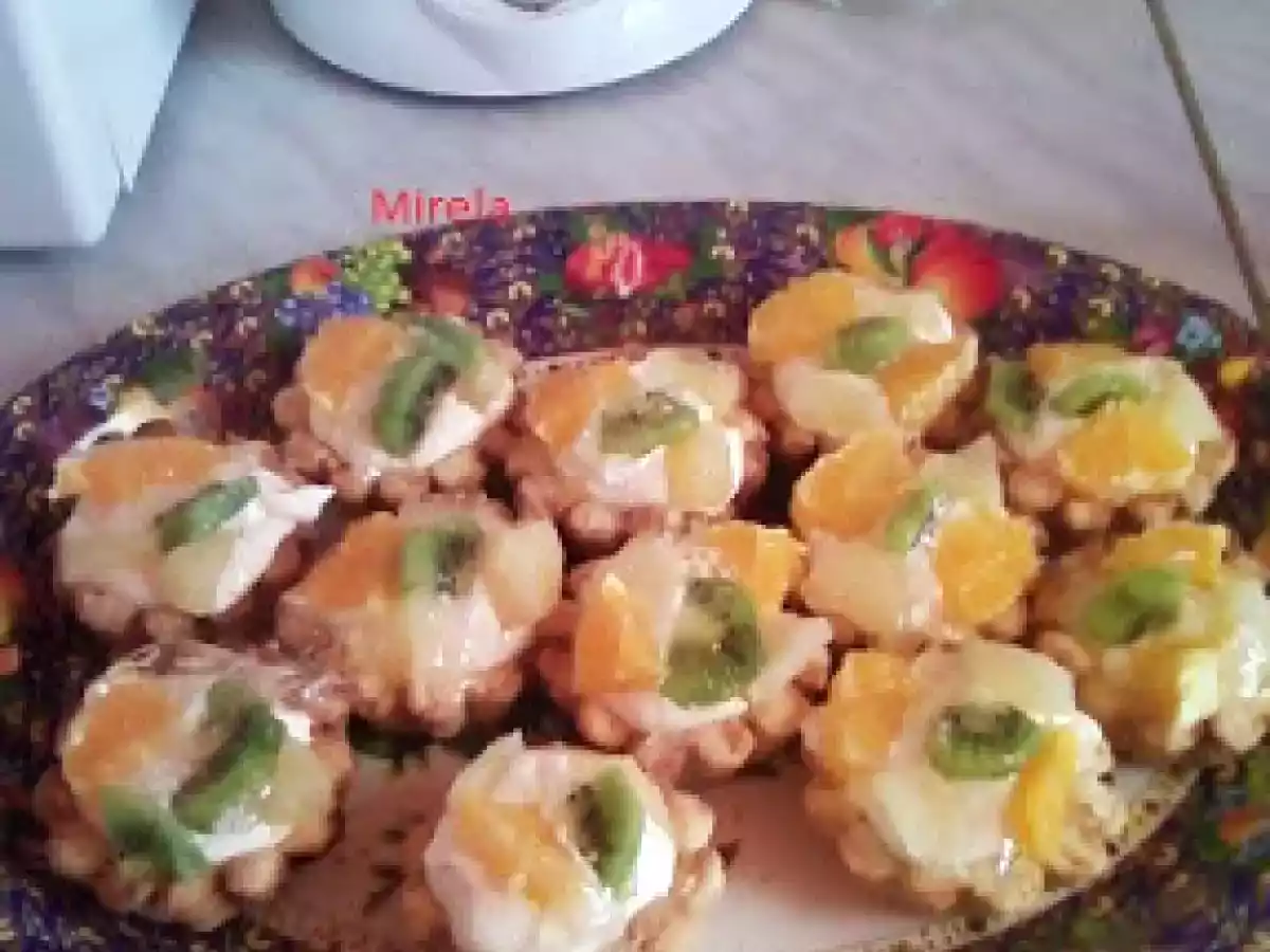 Mini tarte cu fructe