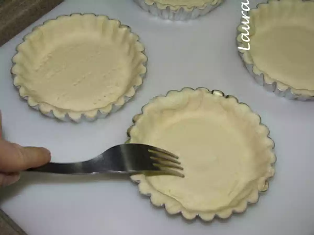 Mini-tarte pufoase cu dovleac si branza feta