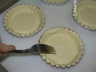 Mini-tarte pufoase cu dovleac si branza feta