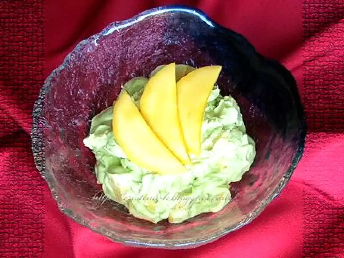 Mousse de avocado cu mango
