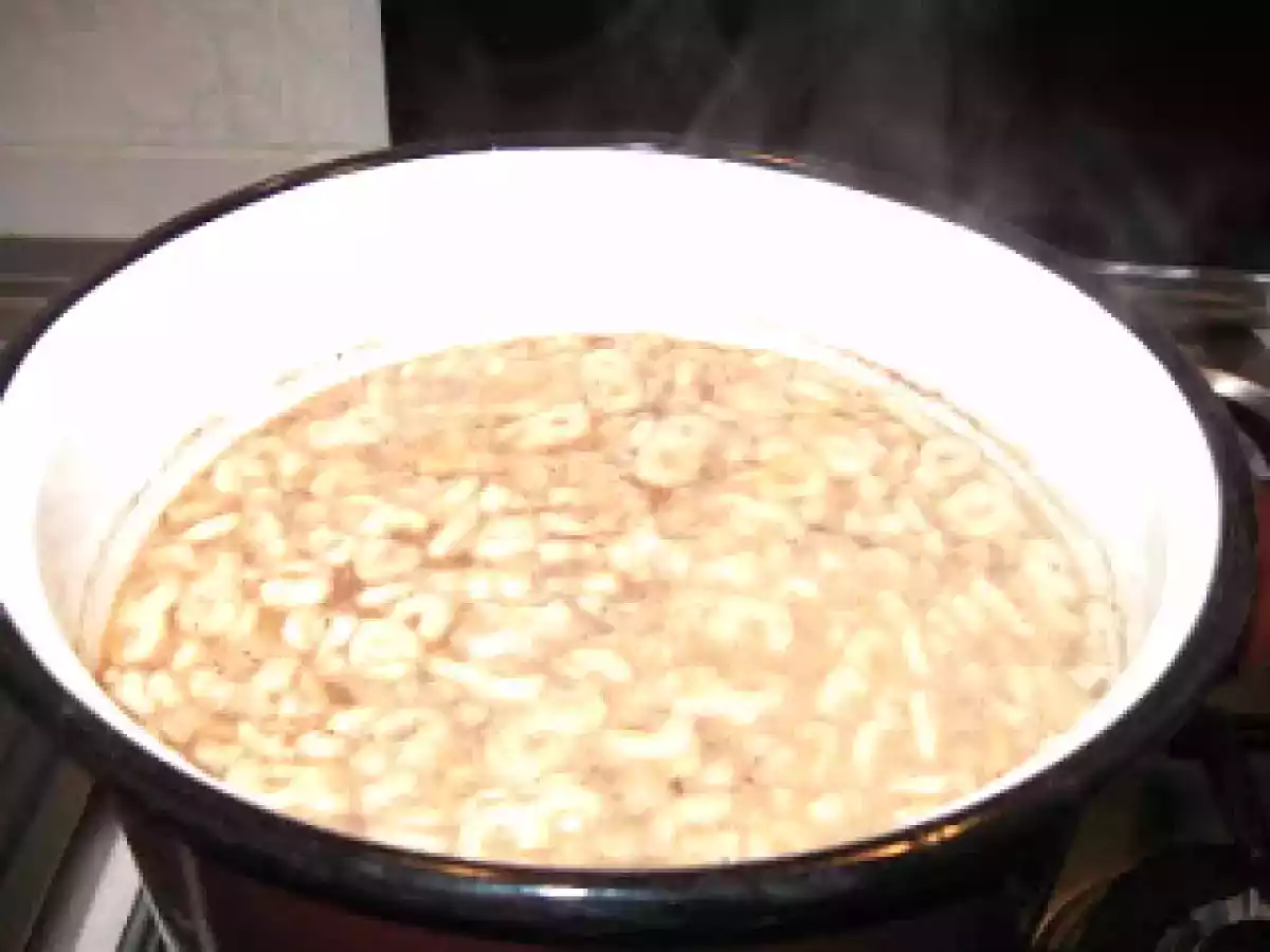 Mucenici dobrogeni fierti cu zeama - poza 6