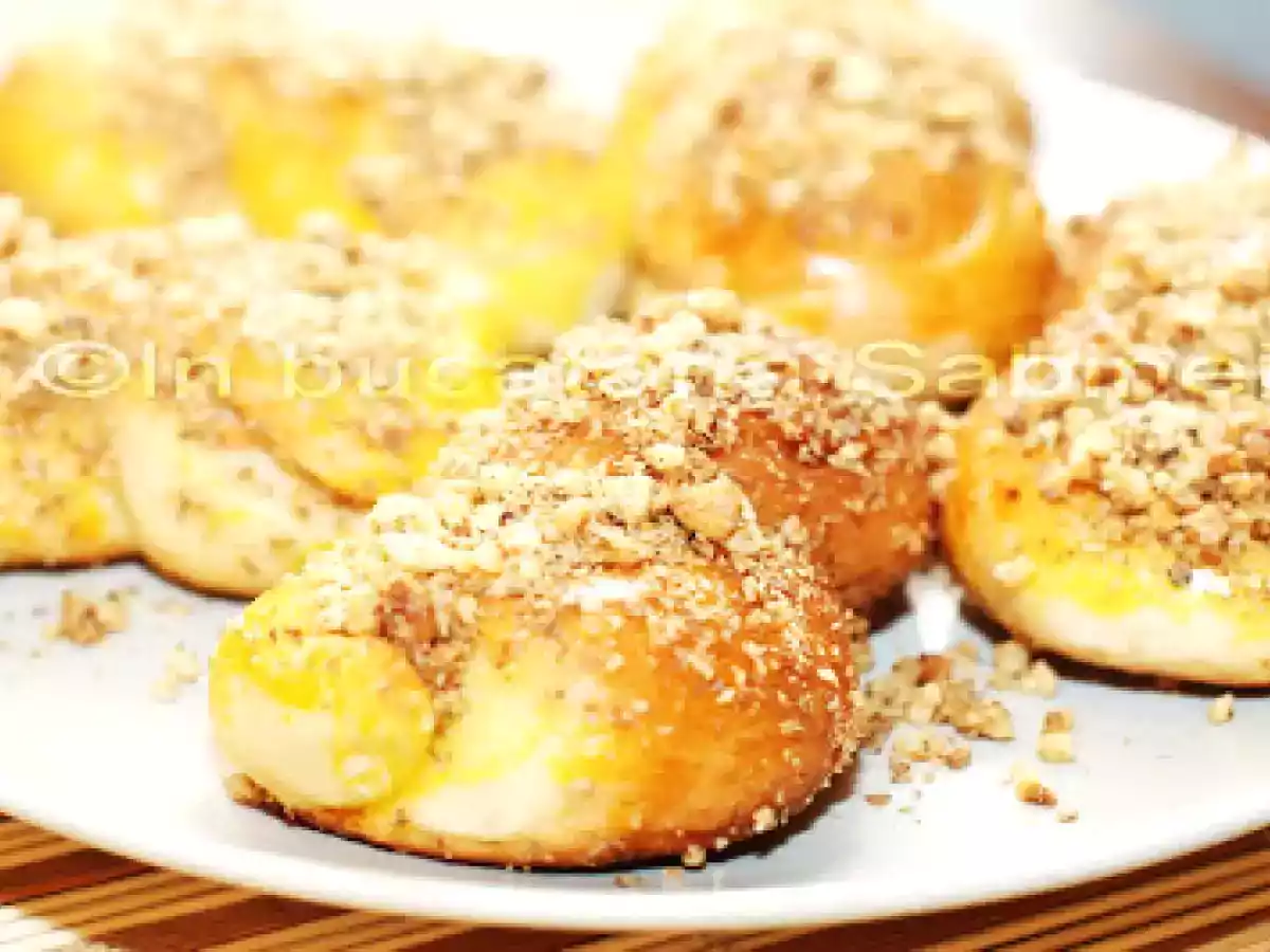 MUCENICI MOLDOVENESTI...PAS CU PAS