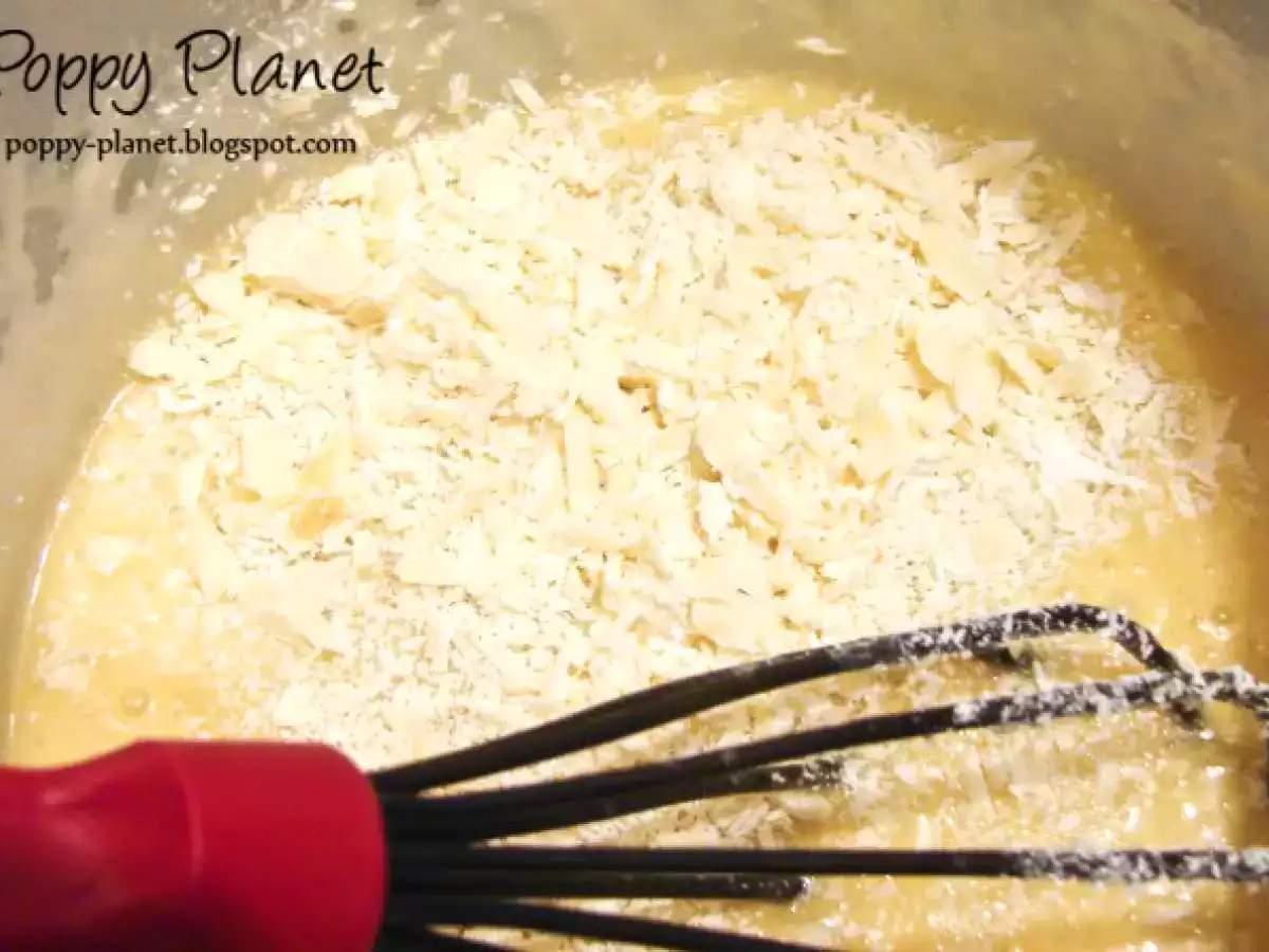 Muffins cu banane, ciocolata alba si frosting de branza - poza 5