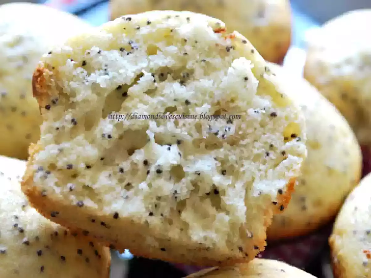 Muffins cu banane si mac - pufoase si aromate! - poza 2