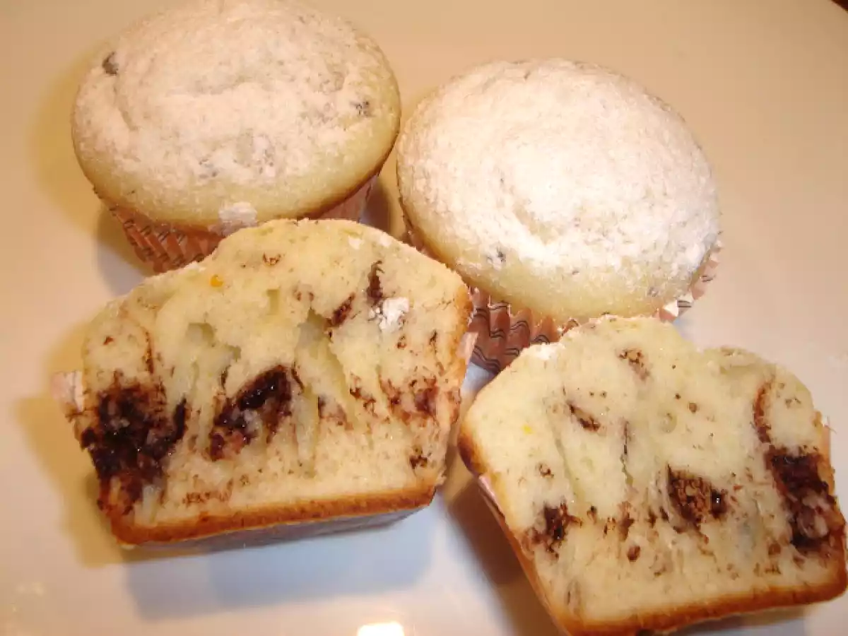 Muffins cu branza de vaci si ciocolata - poza 4