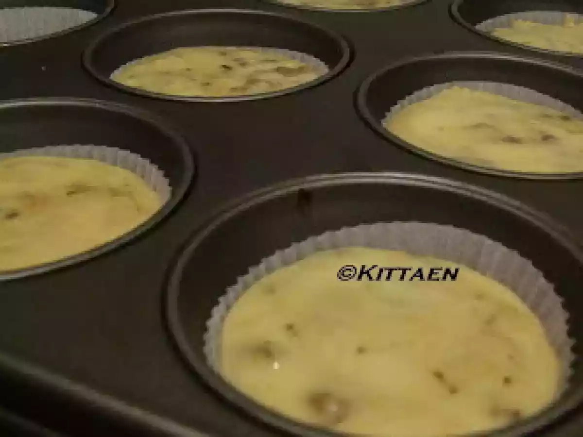 Muffins cu ciocolata si nuci - poza 2