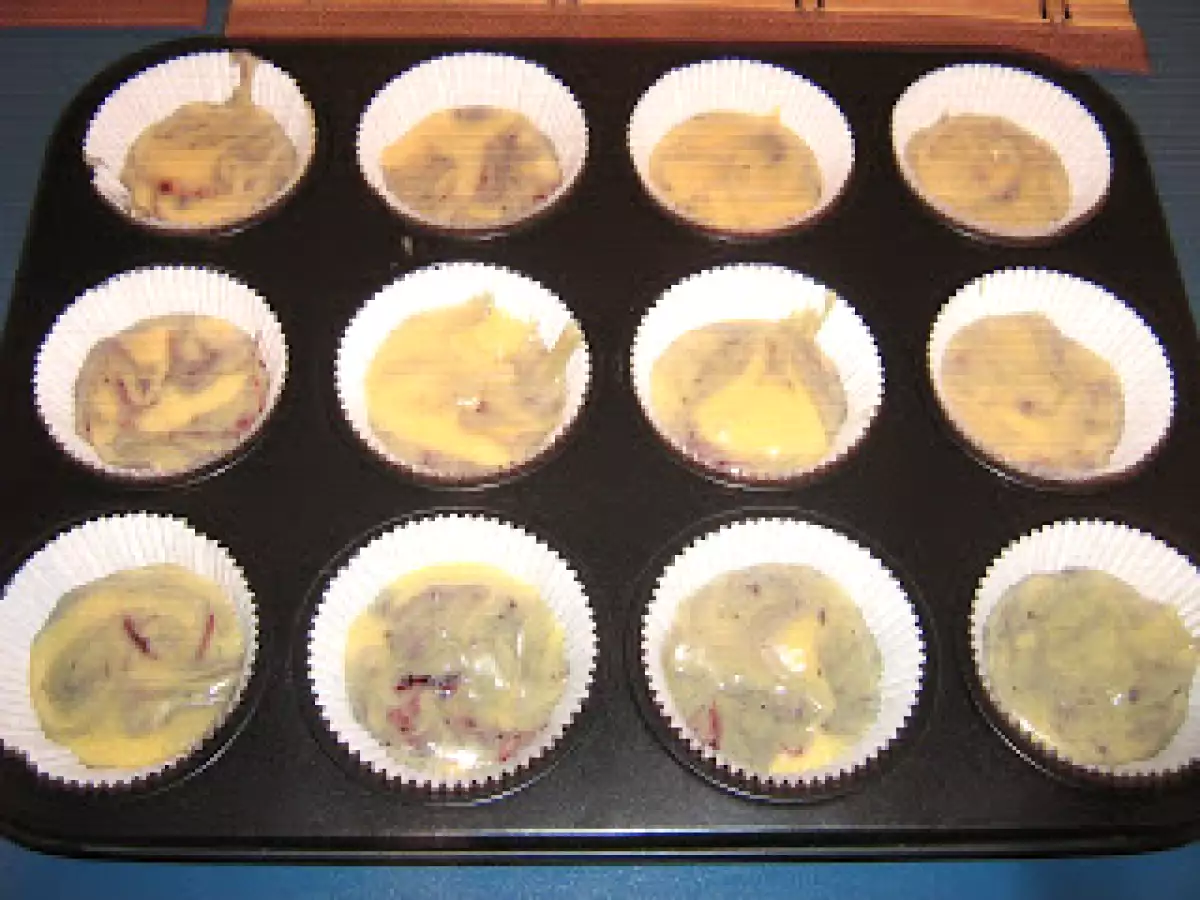 Muffins cu dulceata de afine - poza 5