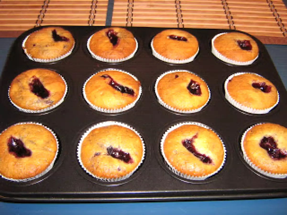 Muffins cu dulceata de afine - poza 7