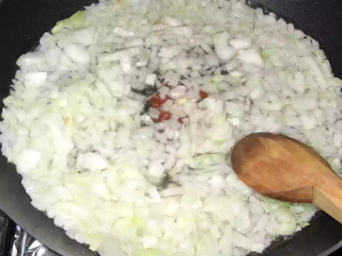 Musaca de cartofi cu ciuperci si masline - poza 6