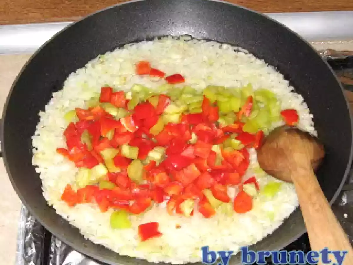 Musaca de cartofi cu ciuperci si masline - poza 7