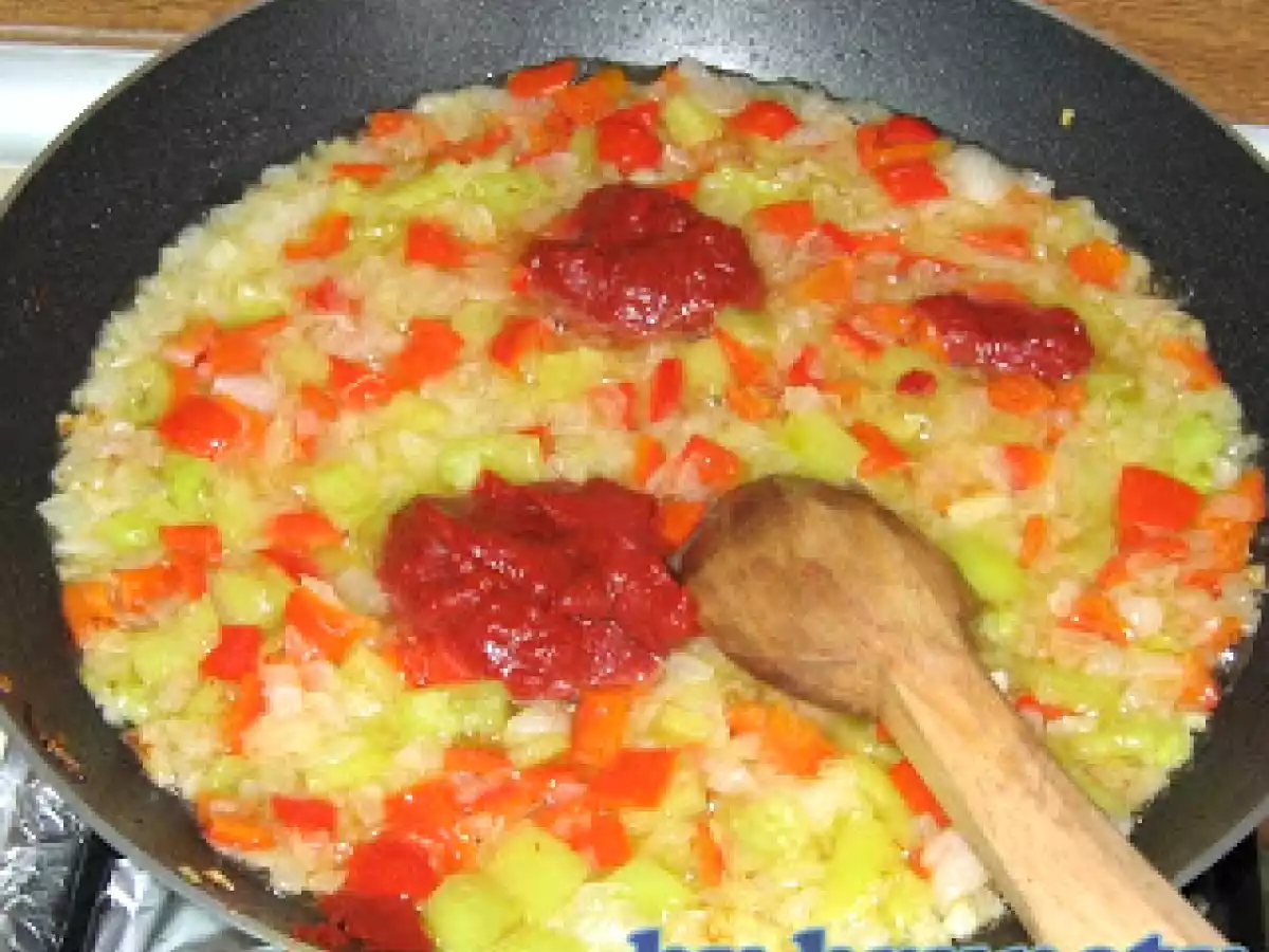 Musaca de cartofi cu ciuperci si masline - poza 8