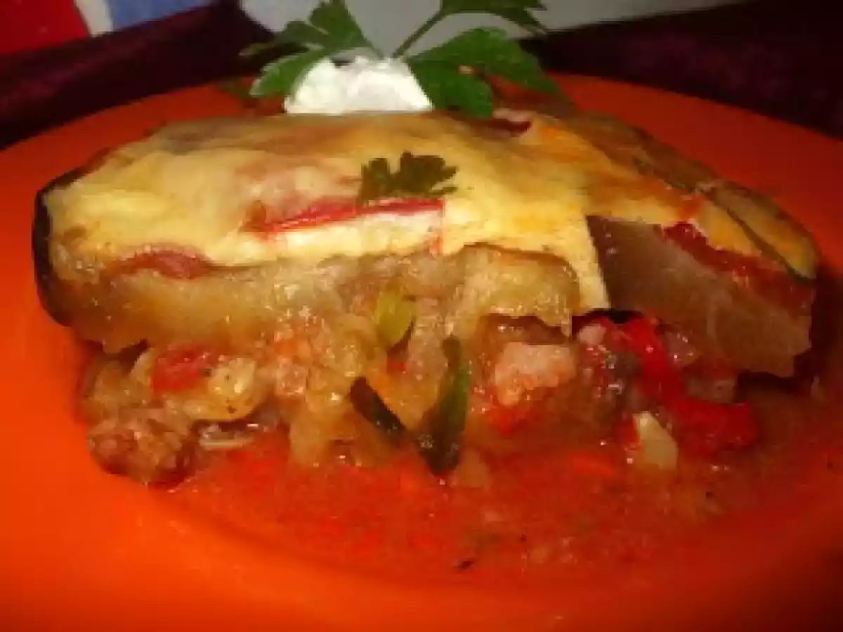 Musaca de vinete cu carne de curcan si costita - poza 2