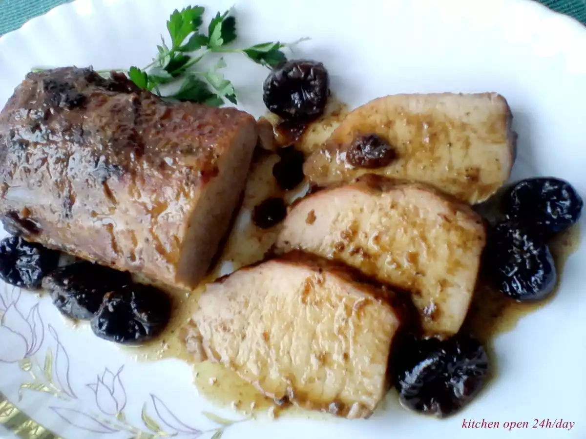 Muschi de porc in sos de prune