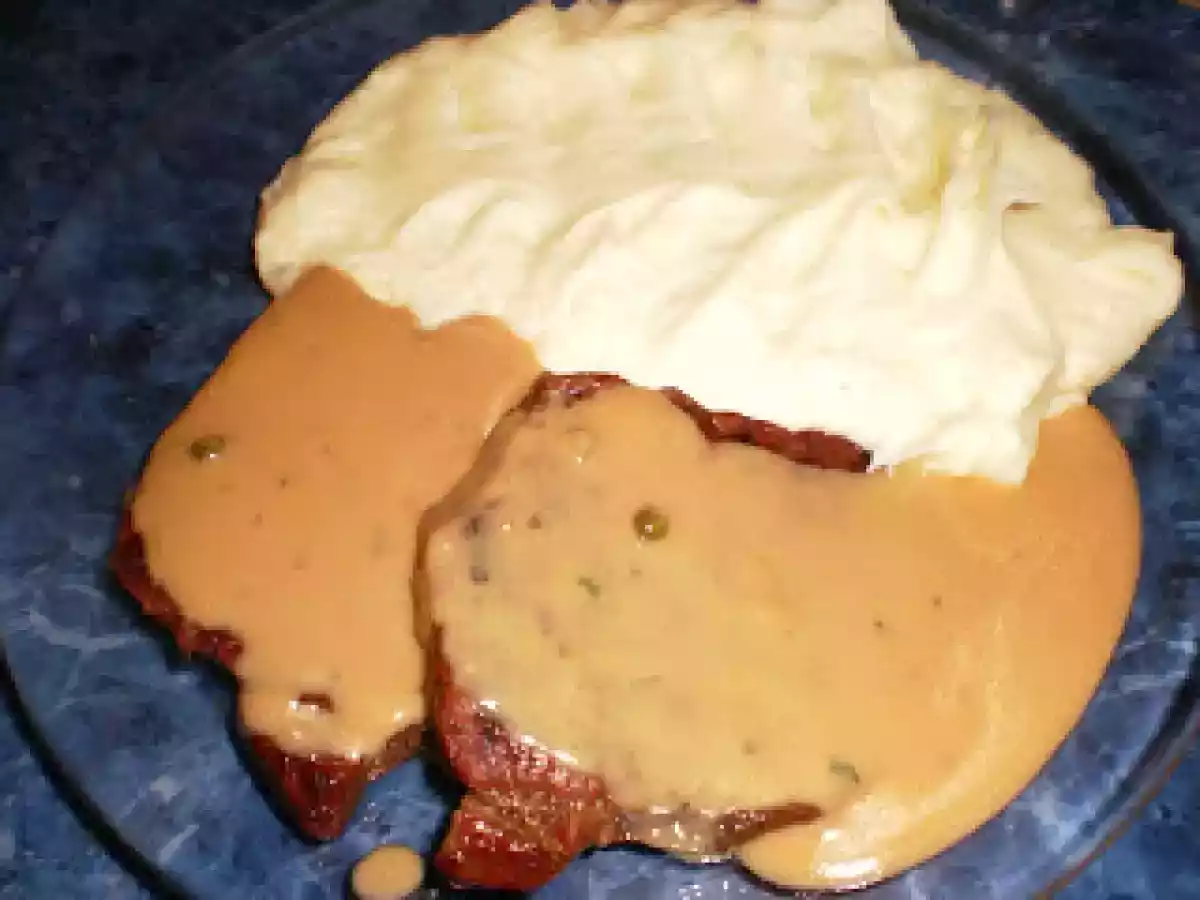 Muschi de vita cu sos de piper verde