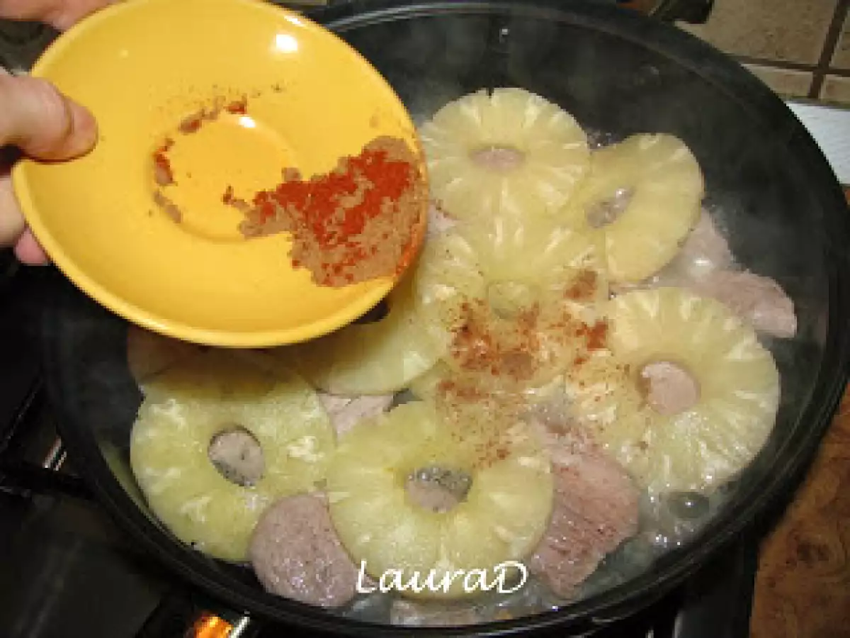 Muschiulet de porc cu ananas si sos picant - poza 3