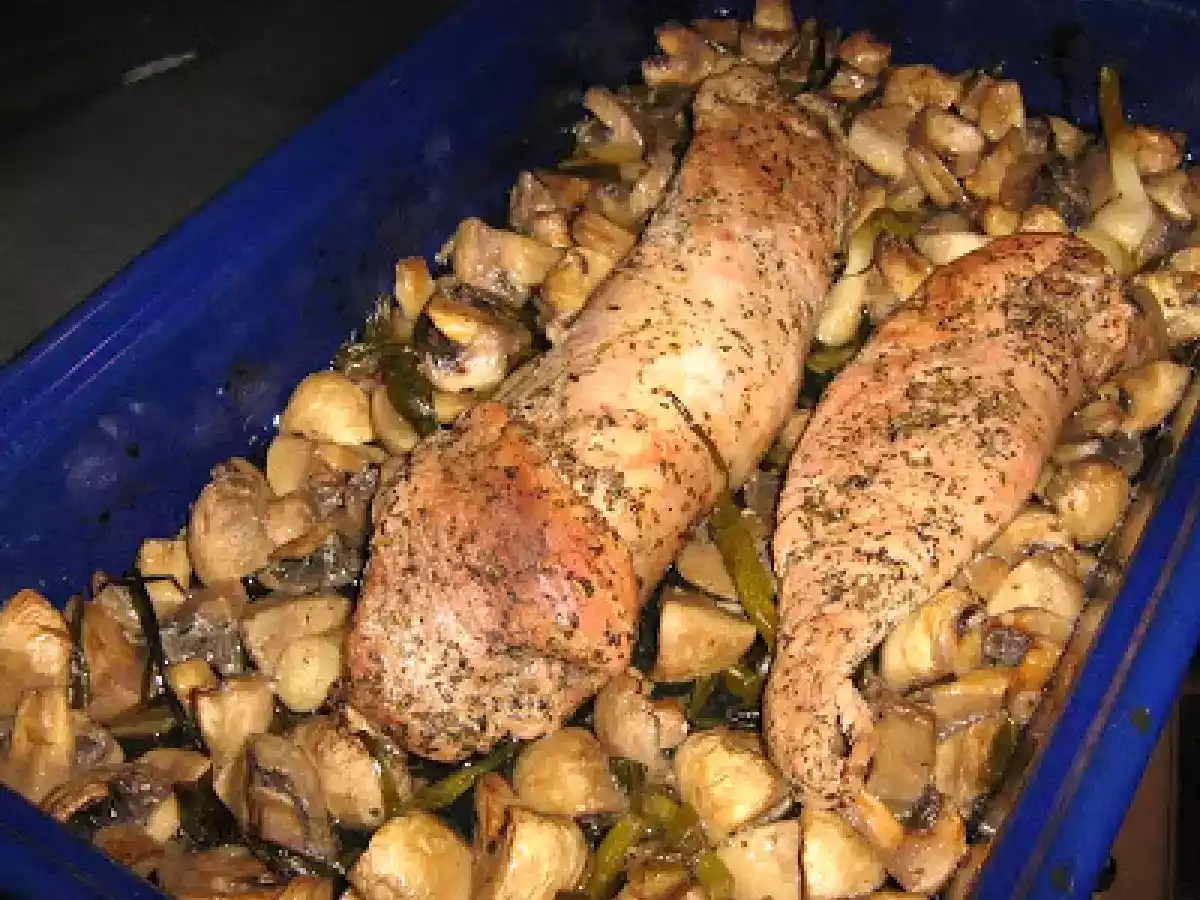 Muschiulet de porc cu ciuperci si usturoi verde - poza 4