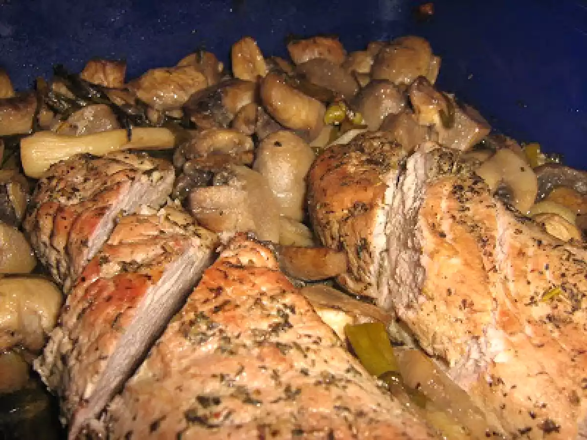 Muschiulet de porc cu ciuperci si usturoi verde - poza 5