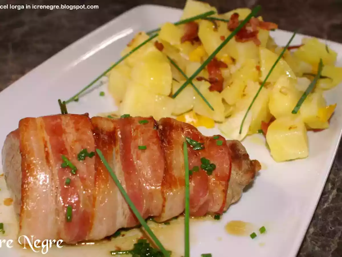 Muschiulet de porc in bacon cu cartofi taranesti - poza 2