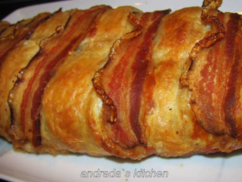 Muschiulet de porc in crusta cu slanina