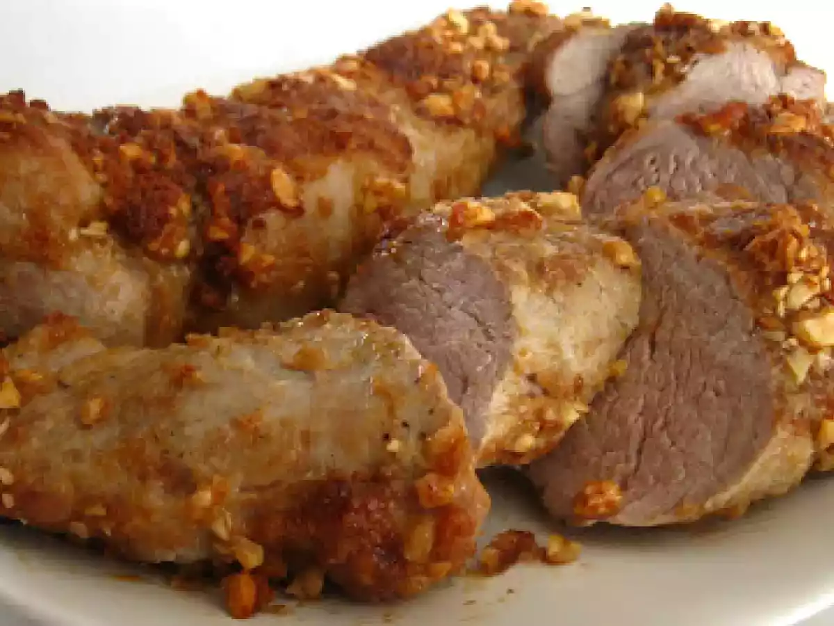 Muschiulet de porc in crusta de arahide - poza 2