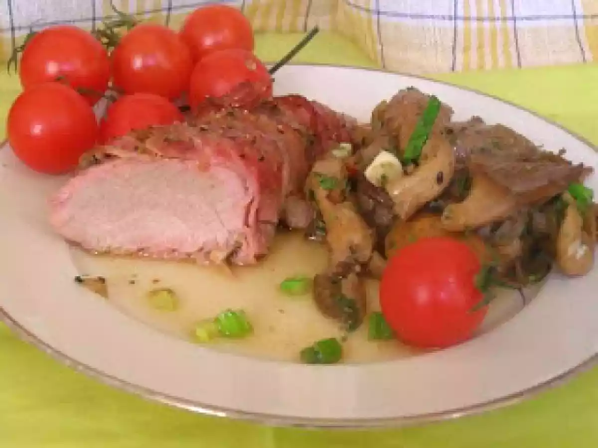 Muschiuleti de porc imbracati si inecati in bere - poza 2