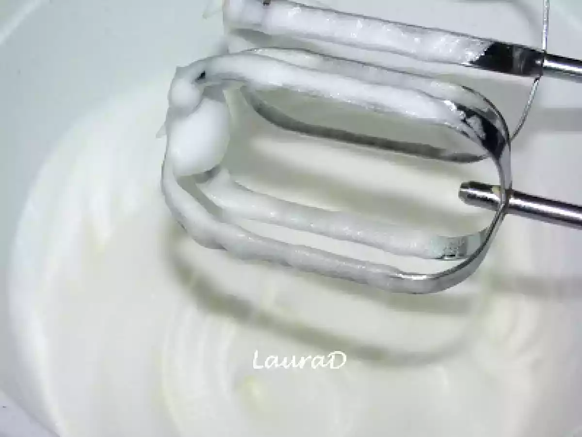 Napolitane cu crema alba de vanilie pufoasa si crocanta - poza 4