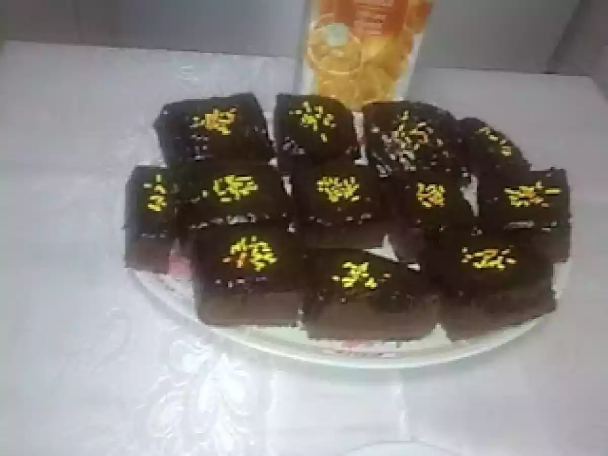 Negresa cu glazura de ciocolata.