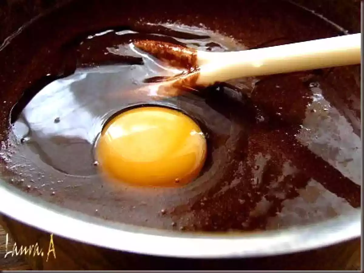 Negresa cu inima de cocos si migdale - poza 4