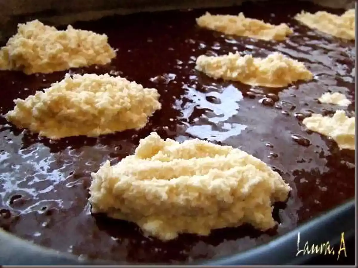 Negresa cu inima de cocos si migdale - poza 5