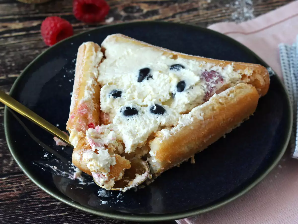 Nu ai nevoie de o formă pentru a face acest buștean cu fructe roșii! - poza 4