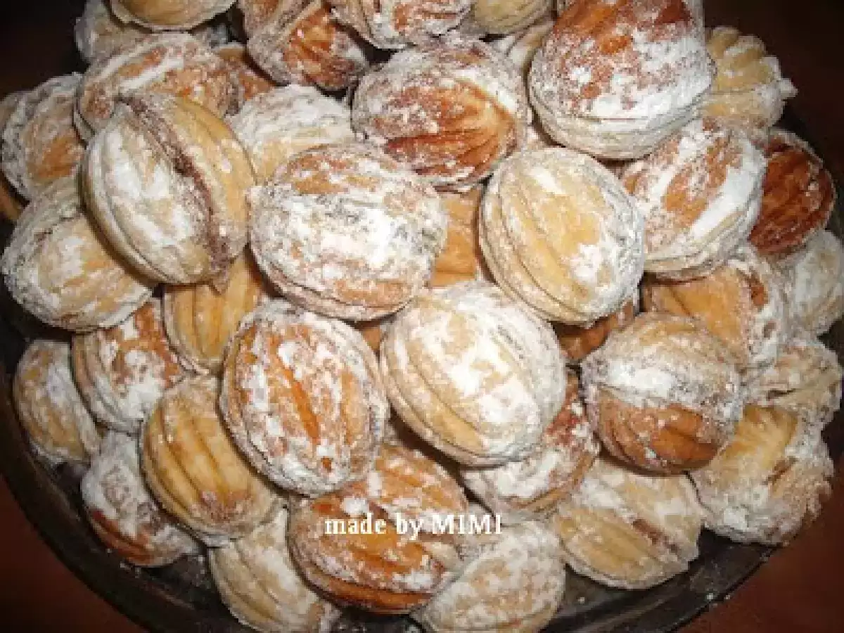 NUCI CU CREMA - poza 2