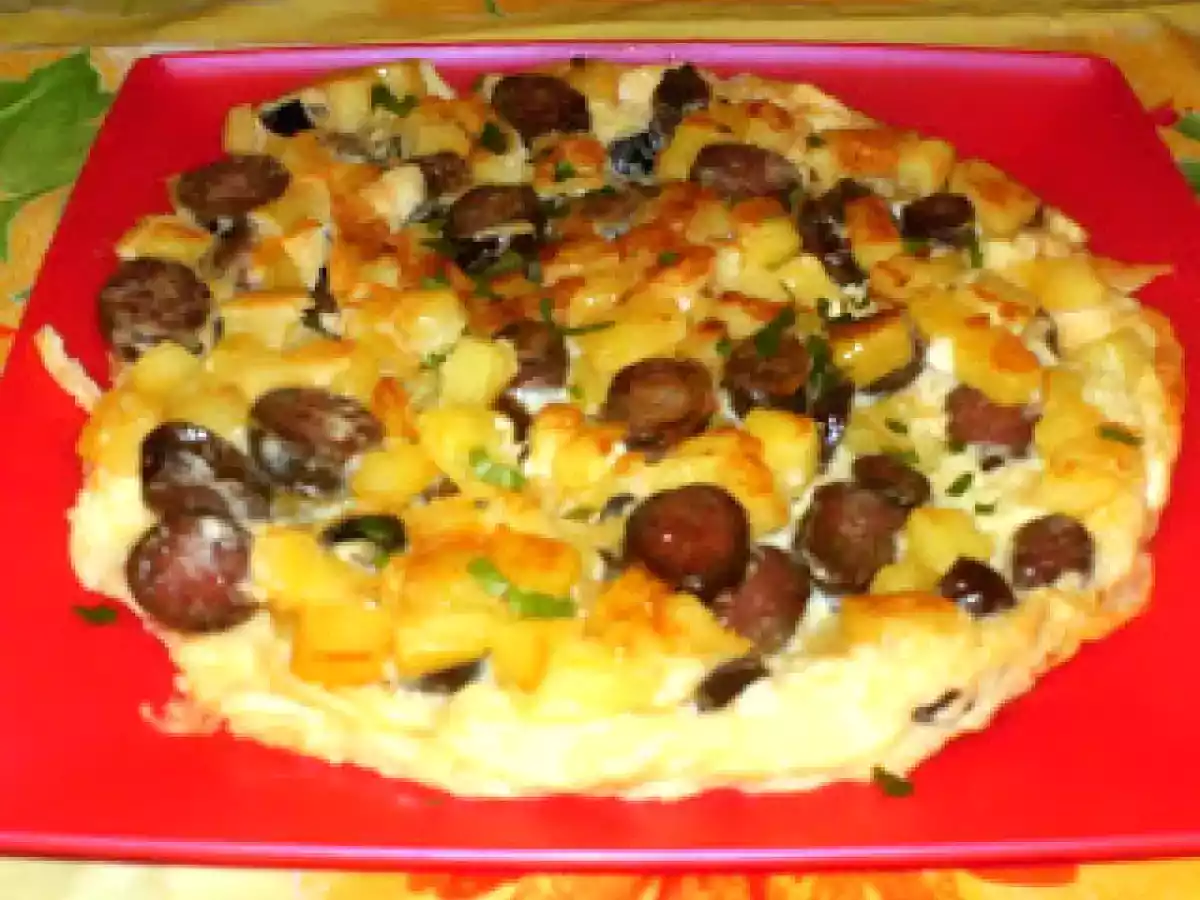 Omleta cu cartofi si carnati